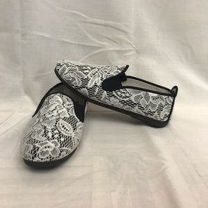 Flower slip-ons